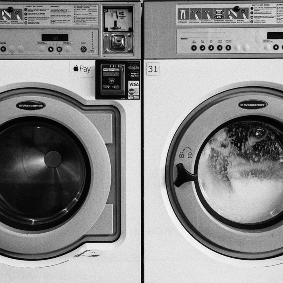 Coin laundry (paid service)
