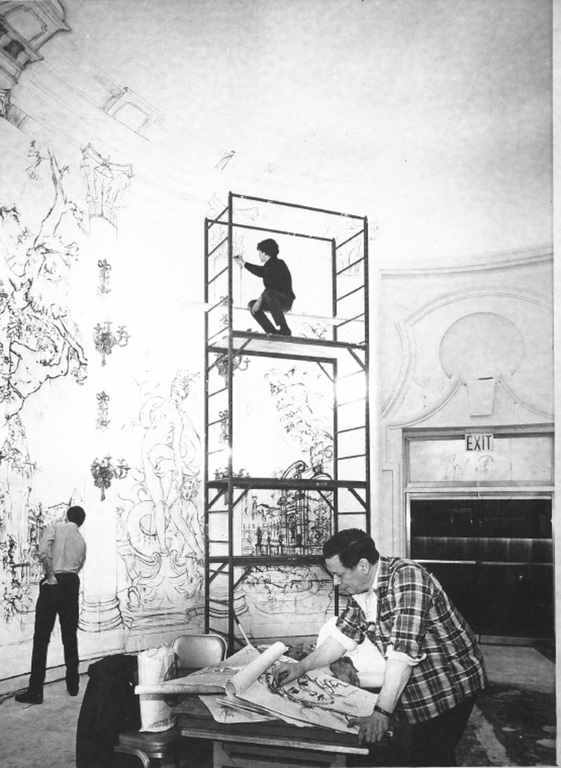 Melcarth painting the Rotunda