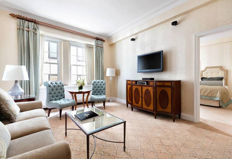 City View King One Bed Suite Manhattan View ADA