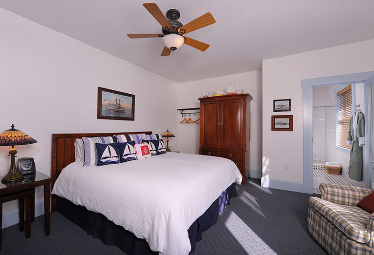 1906-Historic-Lodge-bv-bedroom