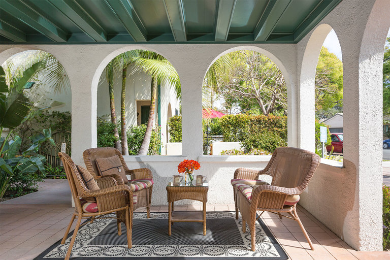 1906-Lobby-Patio
