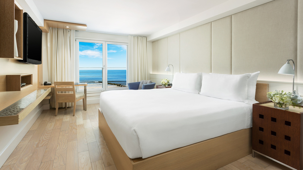 KING OCEANFRONT VIEW ROOM