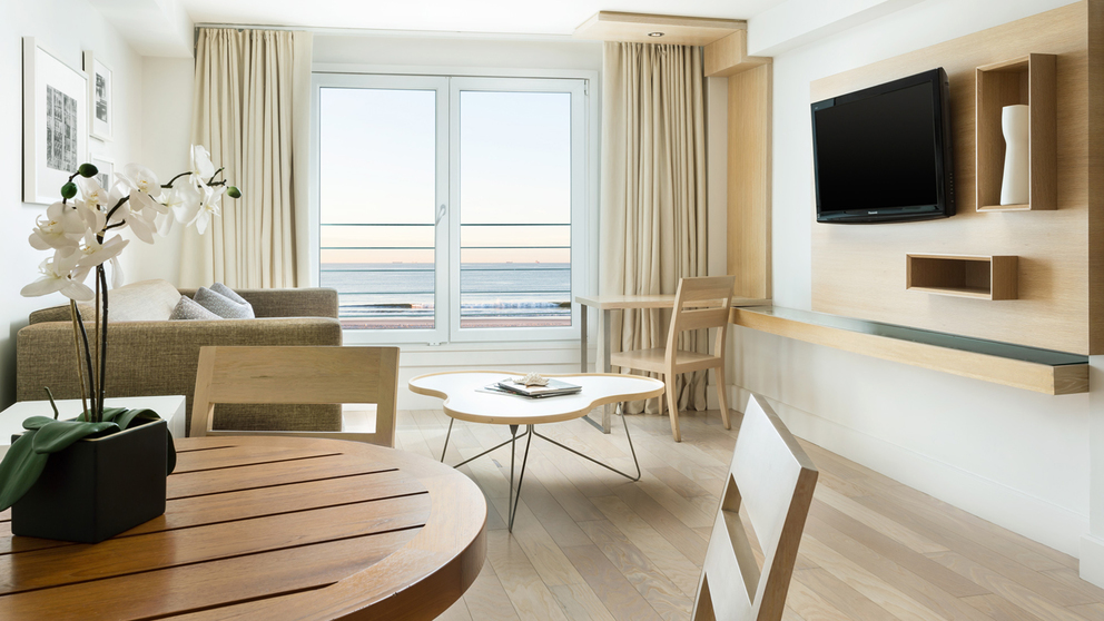 SUNRISE OCEAN FRONT SUITE