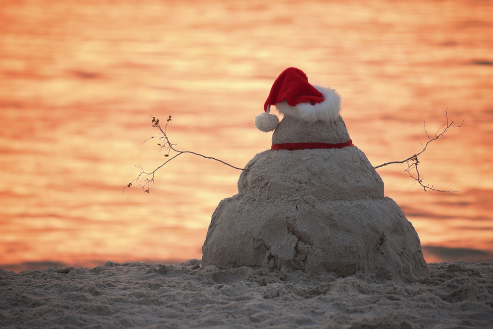 https://cdn.traveltripper.io/site-assets/192_570_20984/media/2018-11-22-092725/medium_florida-christmas-snowman-key-west.jpg