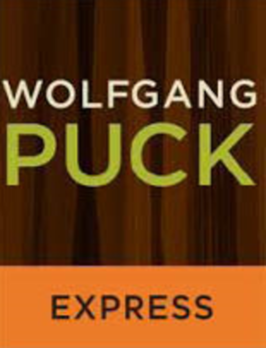 Wolfgang Puck Express Logo