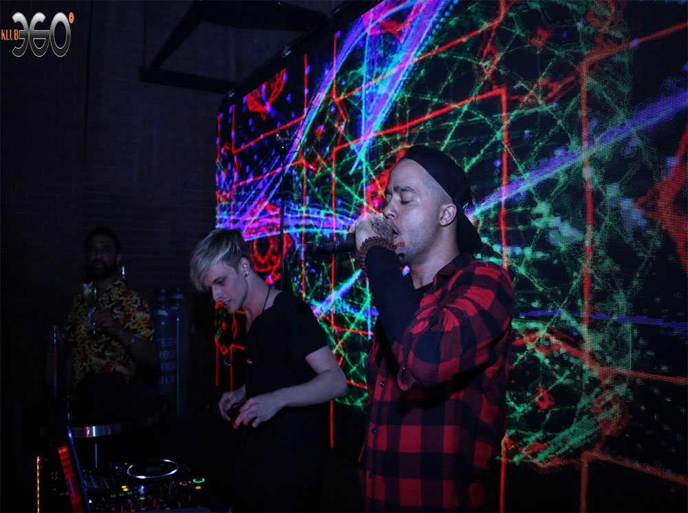 DJ