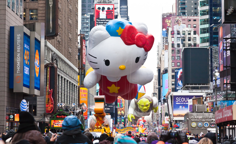 Hello Kitty balloon in the macy's day parade