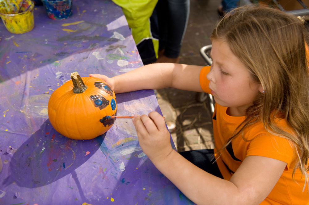 Pumpkin Painting, Scary Movies, and More Fall Fun at Split Rock Resort