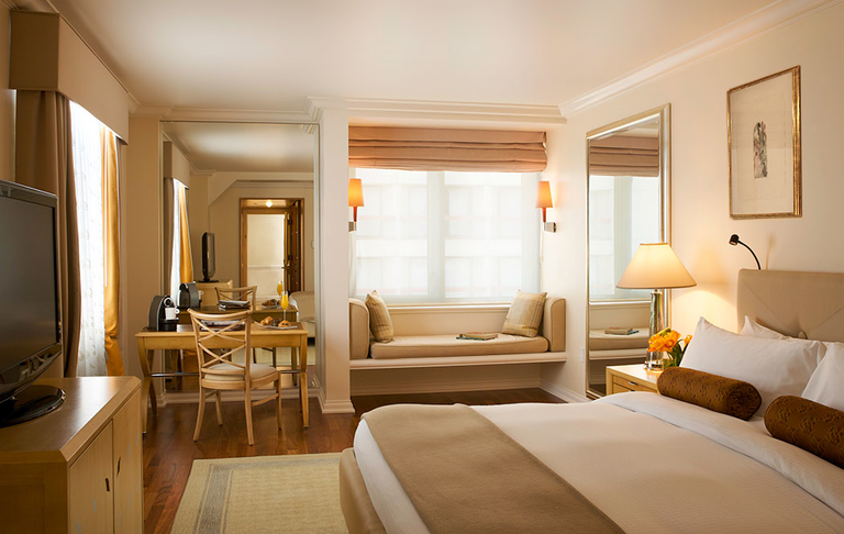 Deluxe King Room