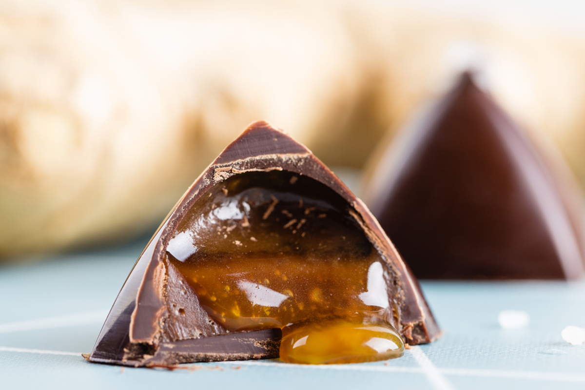 close-up-chocolate-truffle-with-caramel