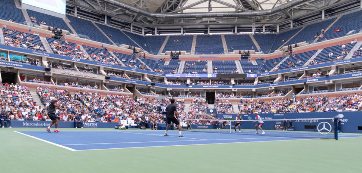 tennis-players-during-match-in-us-open